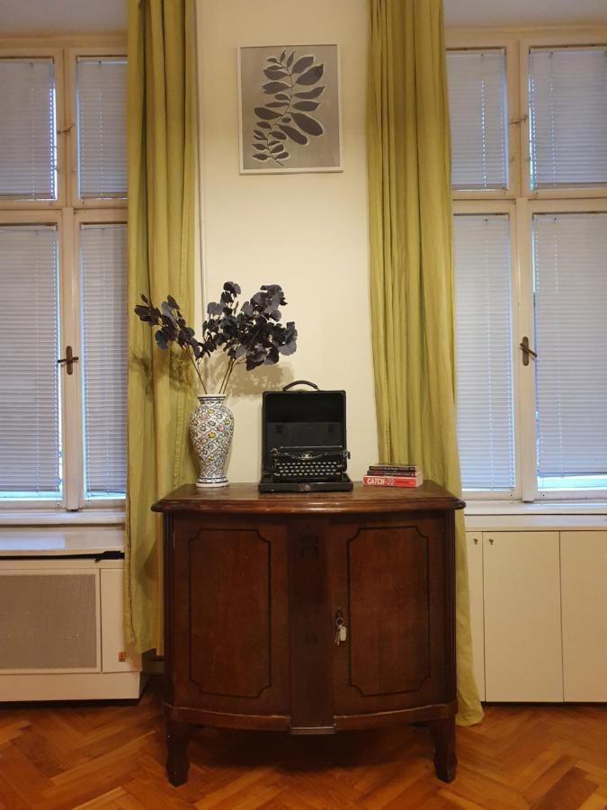 Raday Street - Your Own Ruin Pub In Apartamento *