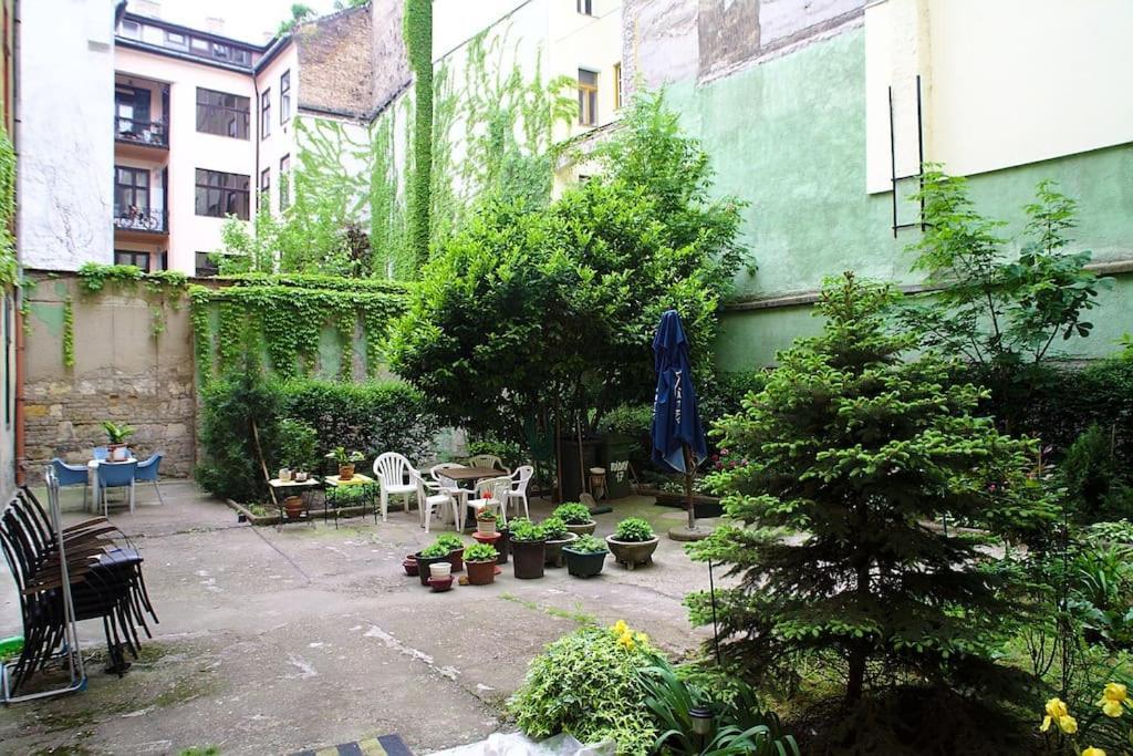 Raday Street - Your Own Ruin Pub In Apartamento Budapest